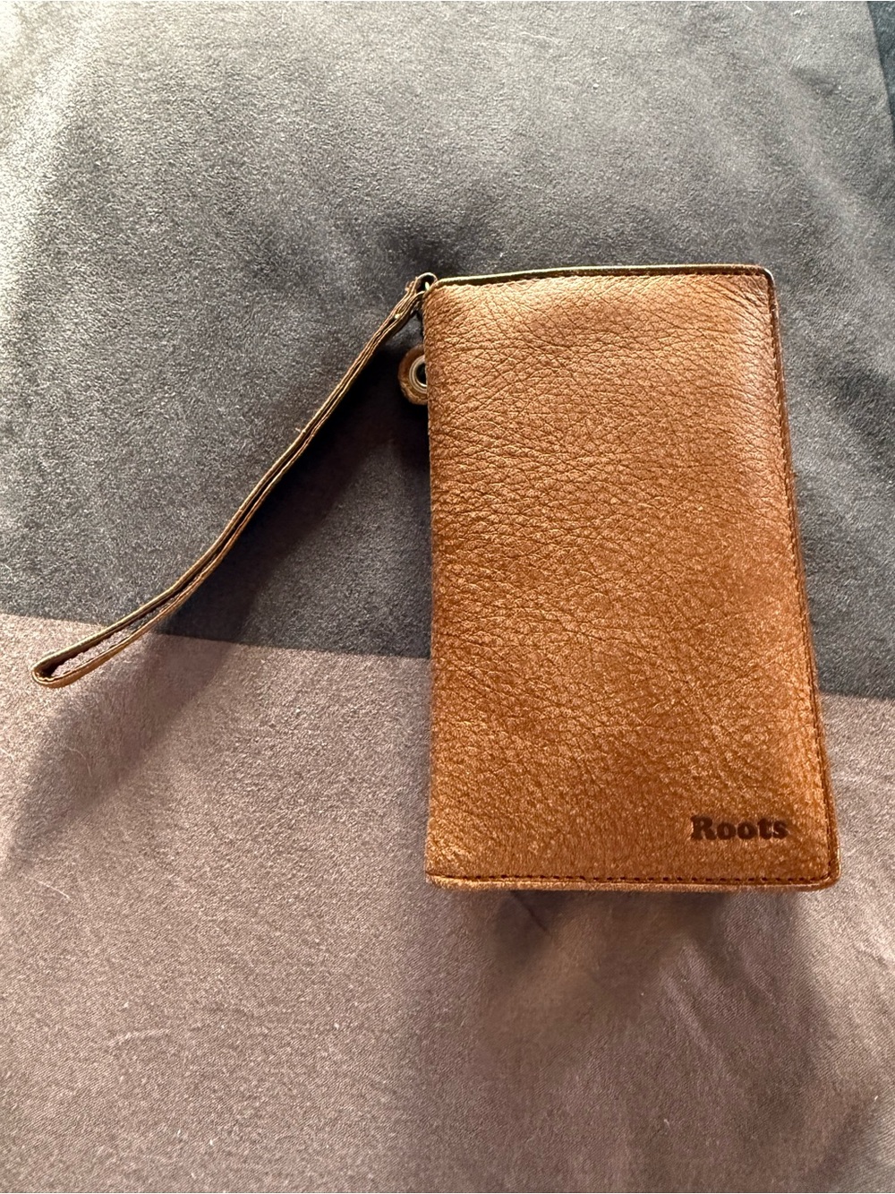 Roots Tan Brown Leather Wristlet Wallet with Strap and Phone Holder